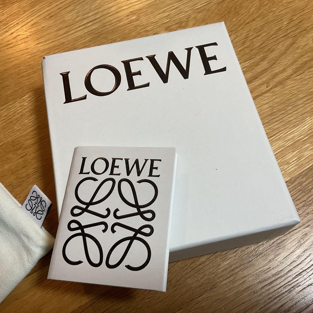 新品未使用/ロエベ/三つ折り財布　コンパクト財布　グリーン