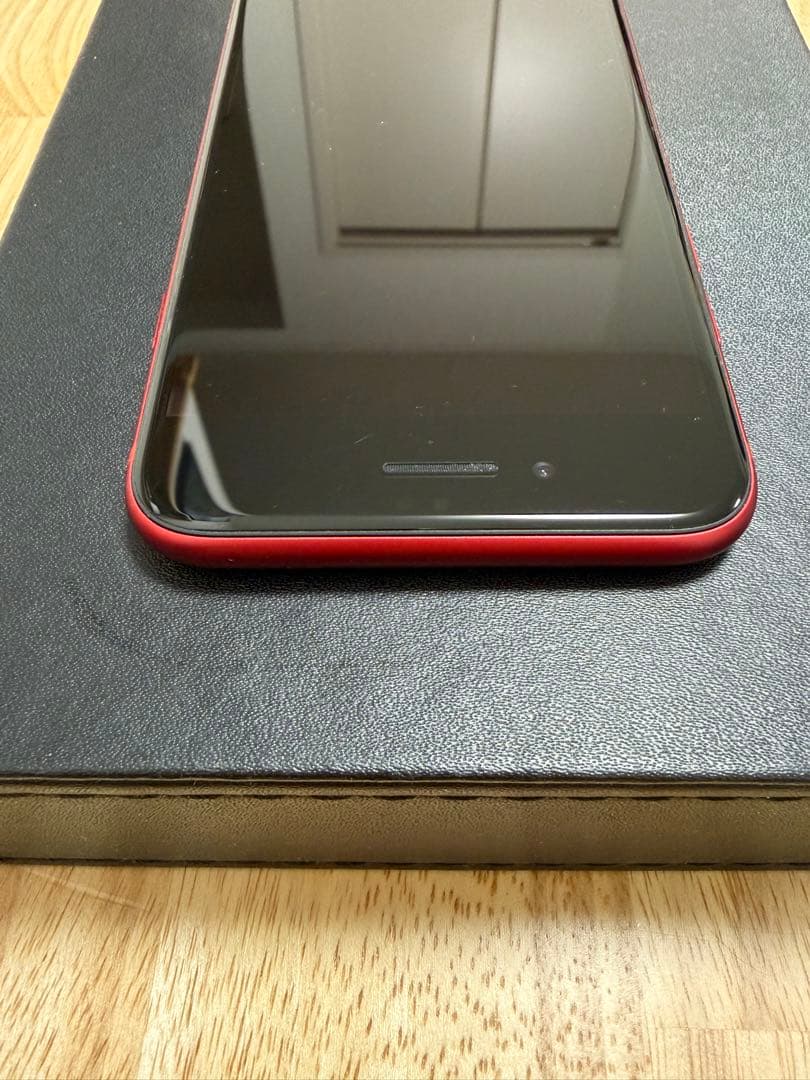 美品　iPhone SE 第二世代　①