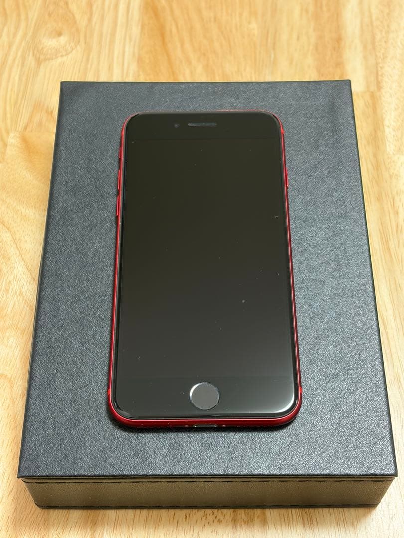 美品　iPhone SE 第二世代　①