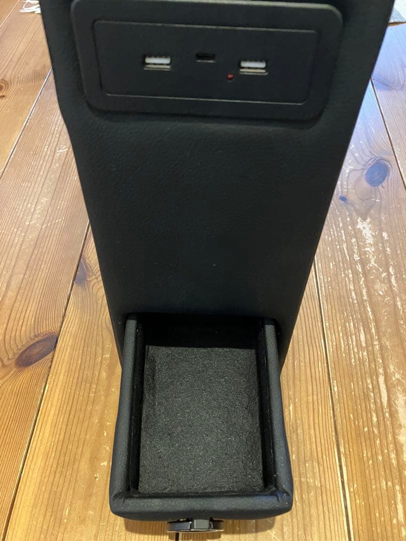 シエンタ10系/170系アームレスト