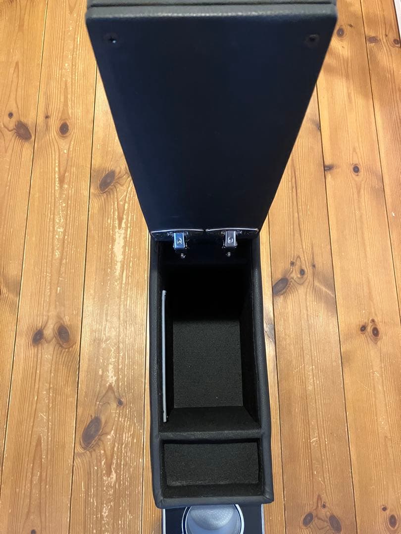 シエンタ10系/170系アームレスト