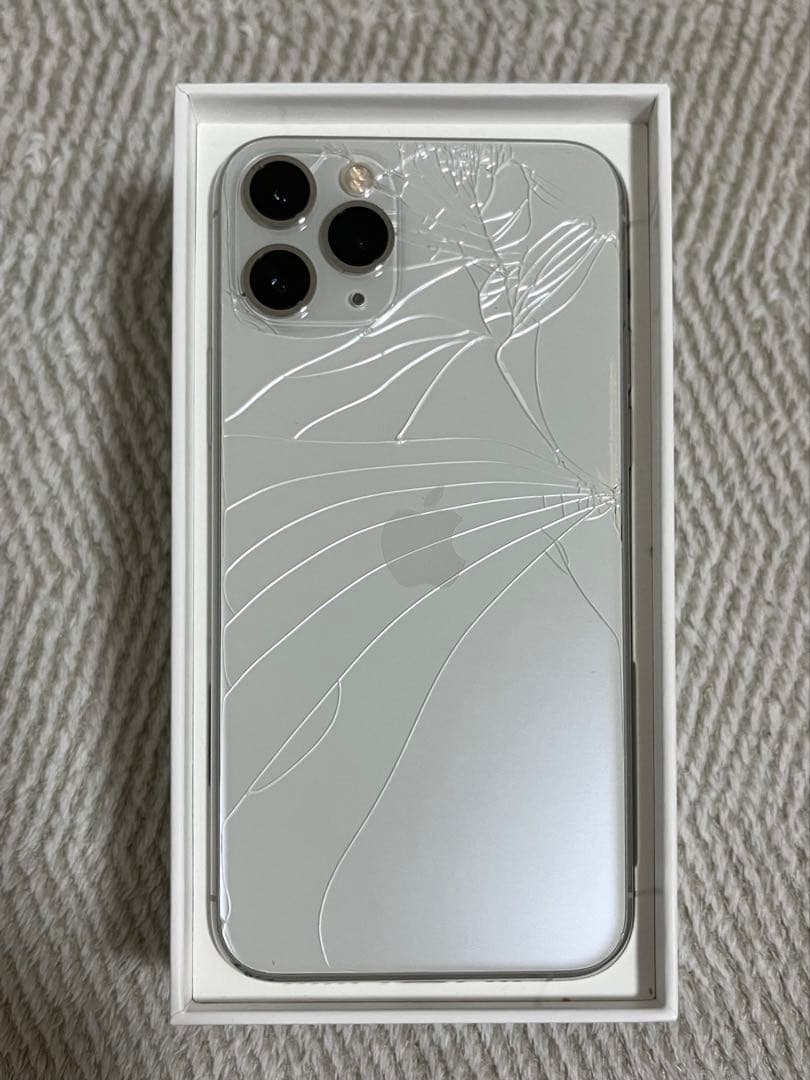 猫*様 iPhone 11 Pro シルバー 本体