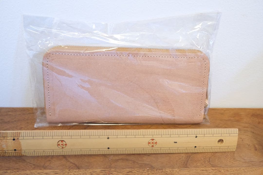 小銭もカードも放りこむ。仕分けしらずの手軽な財布「LOOSE JUNK BOX」