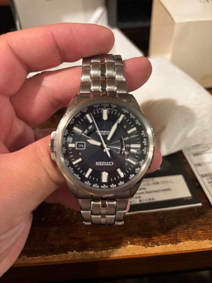【未使用！】CITIZEN Eco-Drive CB0011-69L 箱説明付き