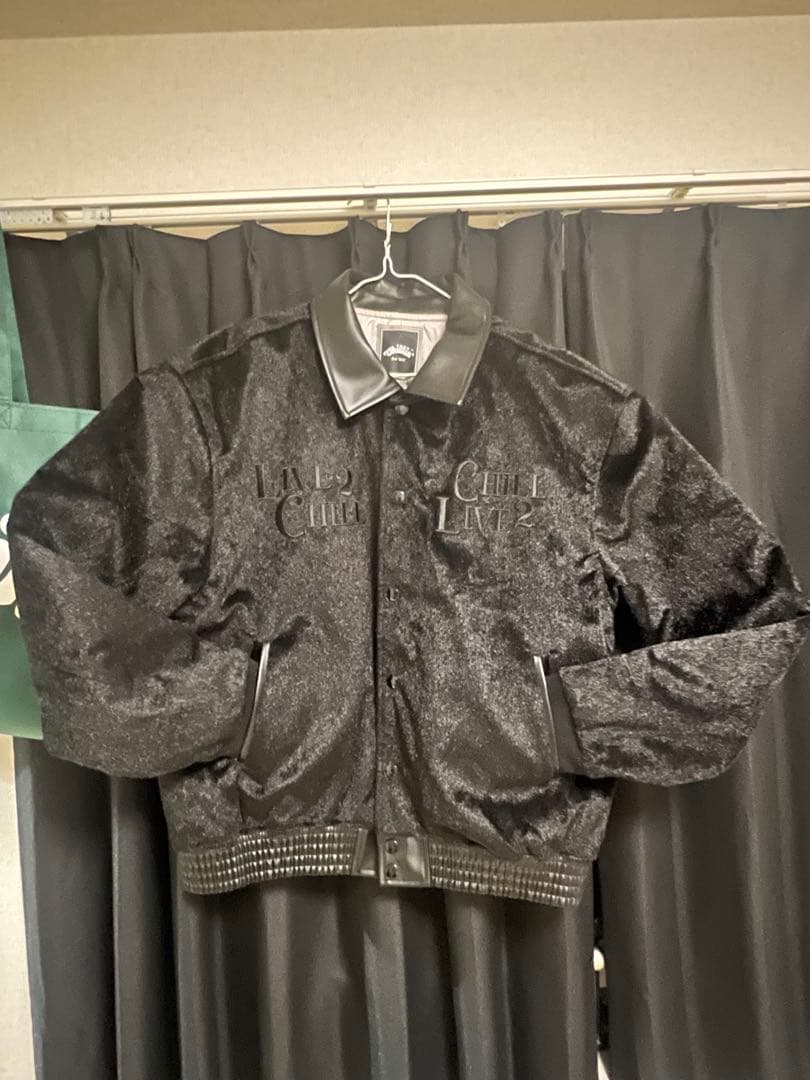 chillin one love 黒スタジャン