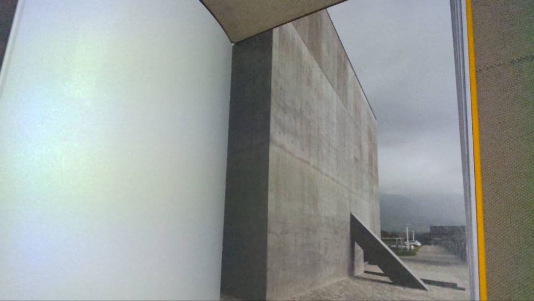 アート・デザイン・音楽 Built by Valerio Olgiati