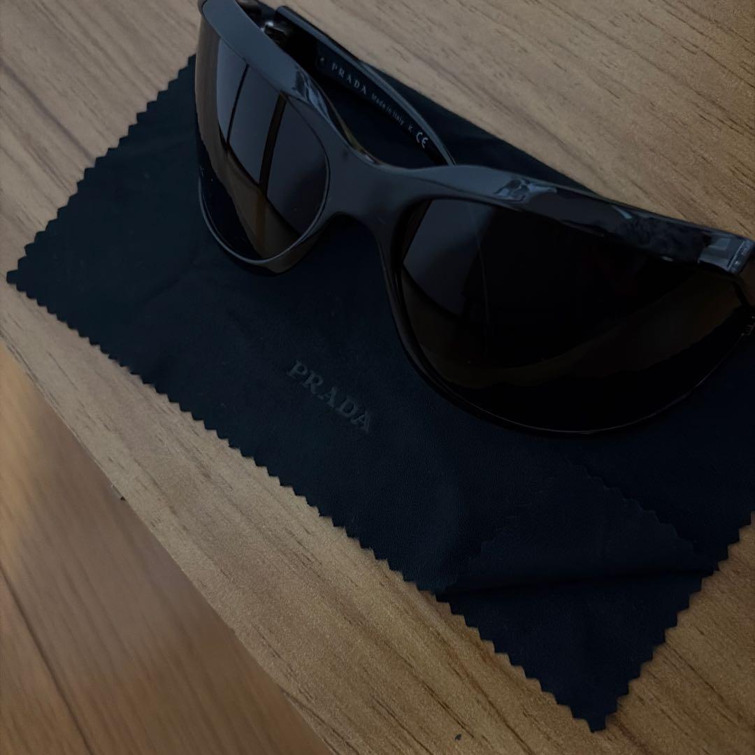 PRADA プラダ　サングラス