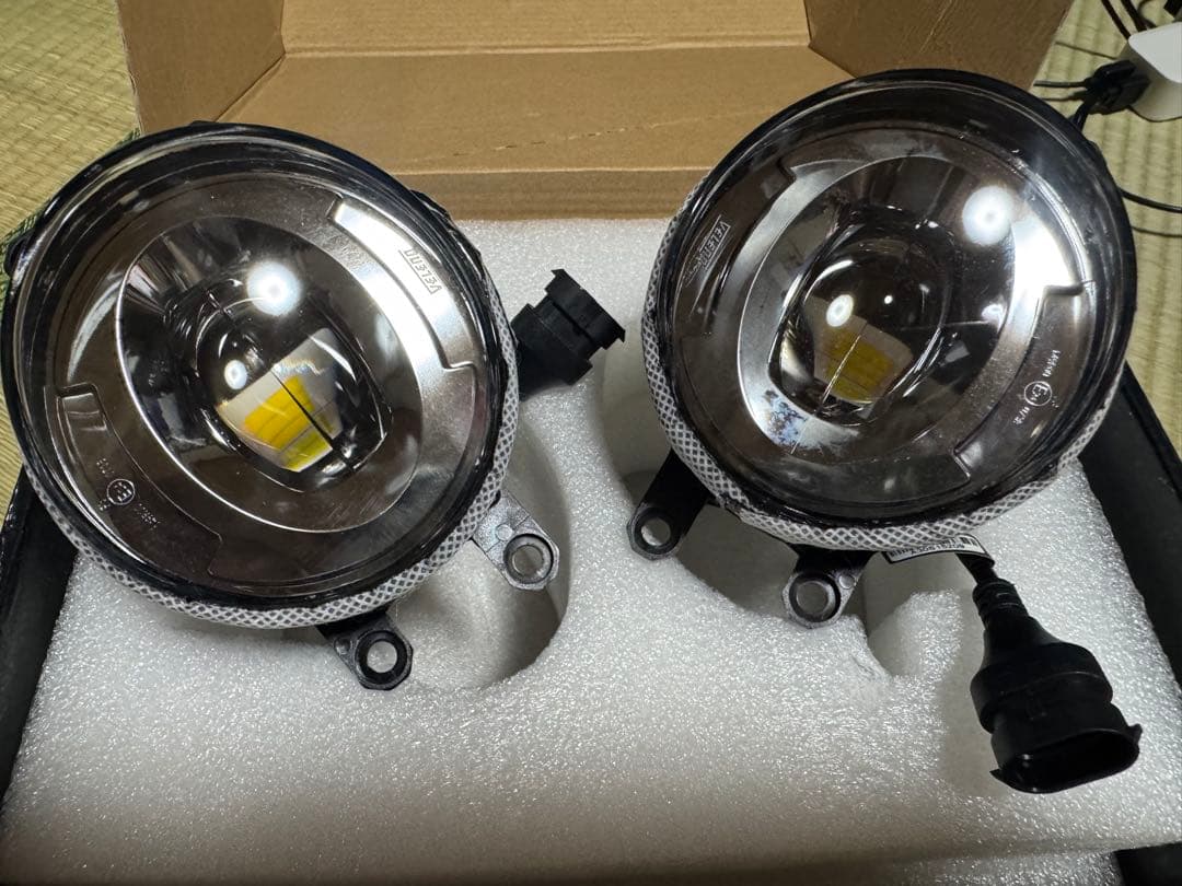 VELEDNO ZERO GLARE LEDフォグランプ訳あり