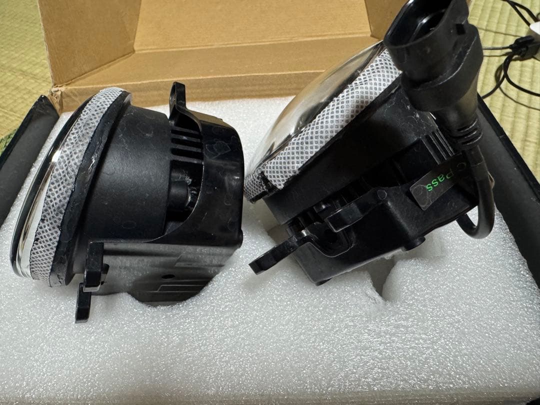 VELEDNO ZERO GLARE LEDフォグランプ訳あり