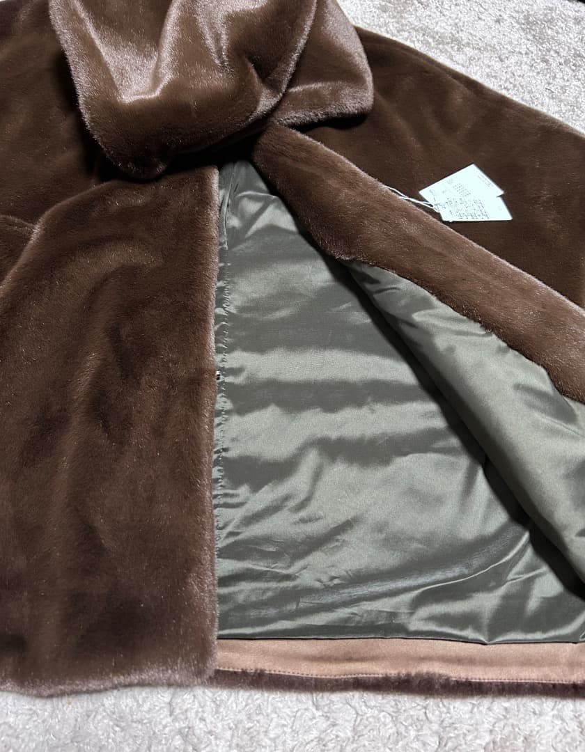 TOMORROWLAND ベスト　ジレ　スムースファー フーディーポンチョ