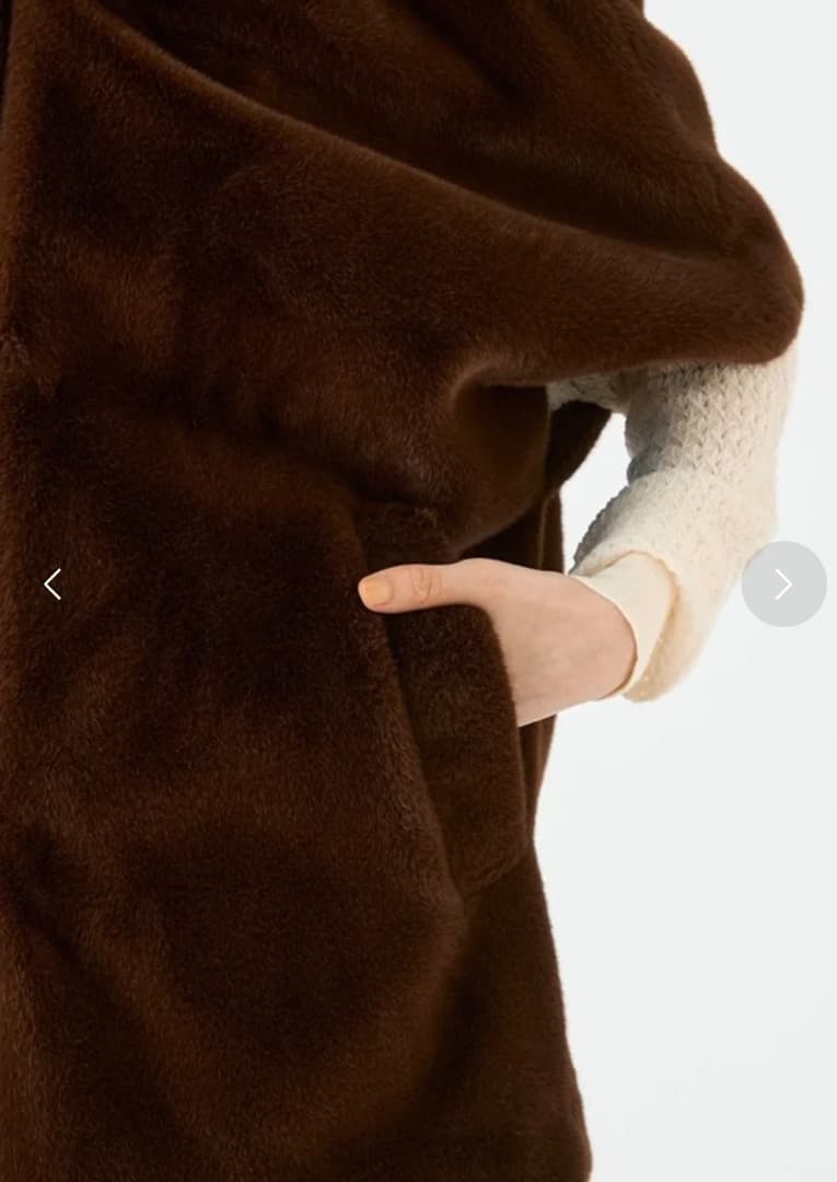 TOMORROWLAND ベスト　ジレ　スムースファー フーディーポンチョ