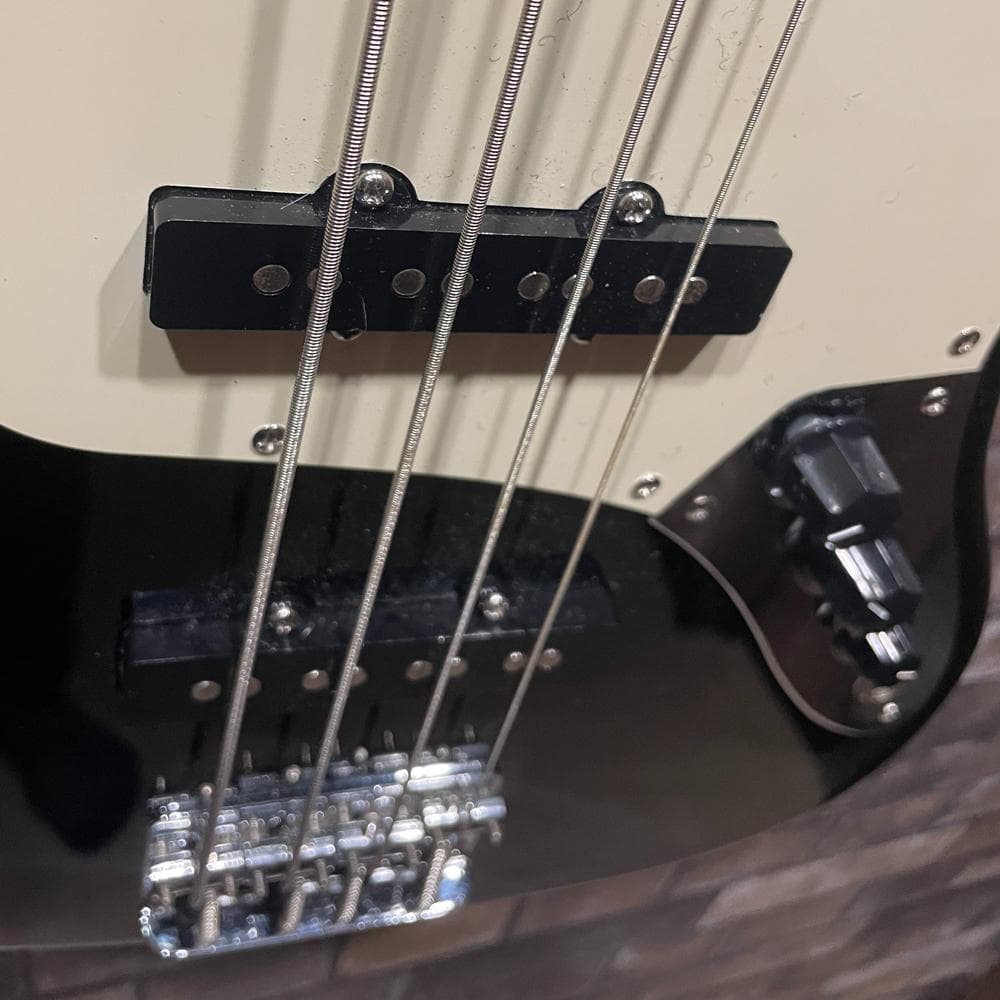 Fender/Squier/Affinity ジャズベース ブラック ケース付