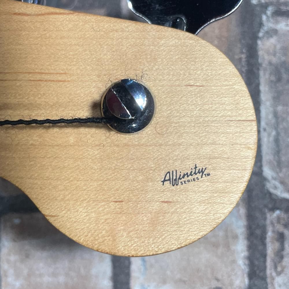 Fender/Squier/Affinity ジャズベース ブラック ケース付