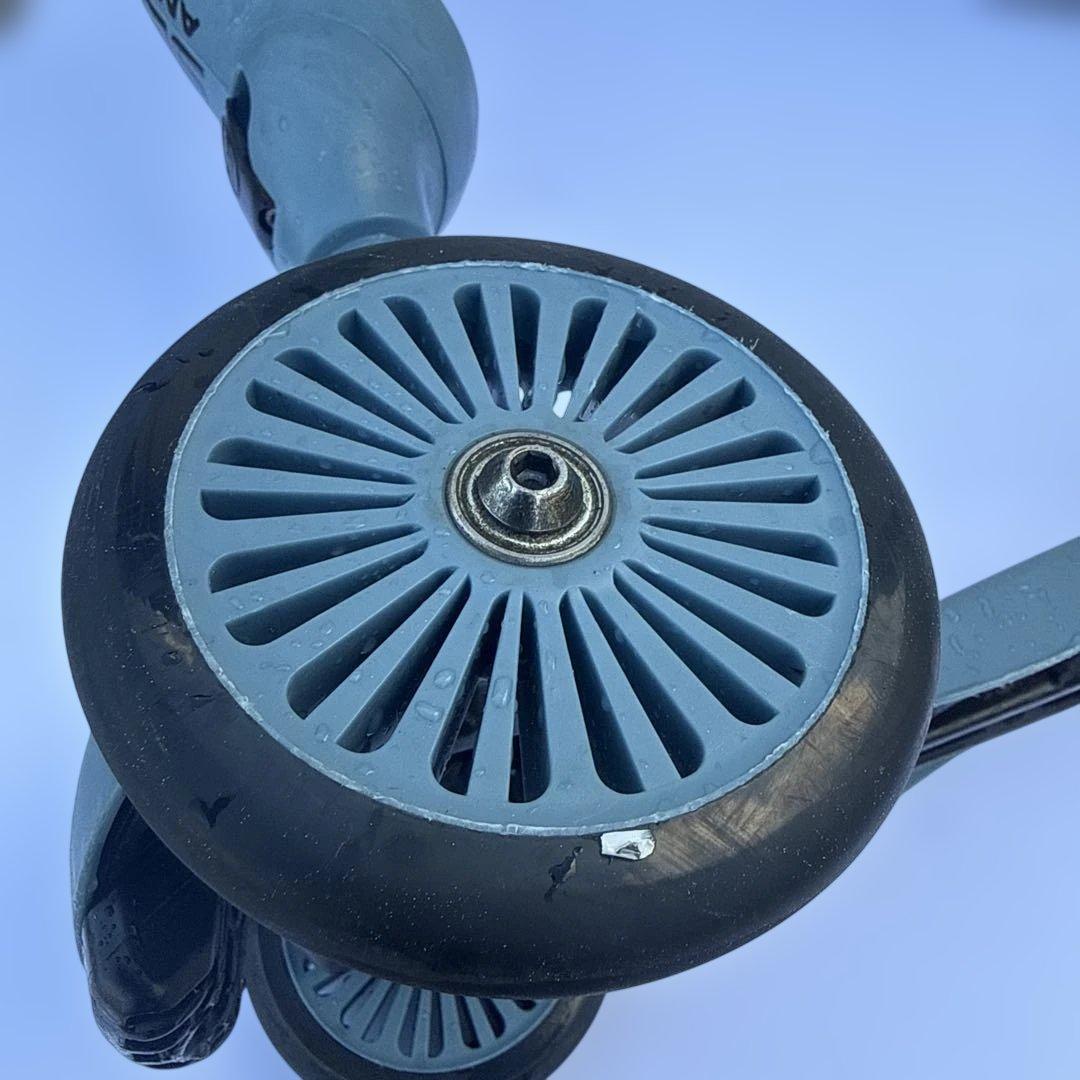 SCOOT AND RIDE 三輪車 ブルー　変形できるタイプ