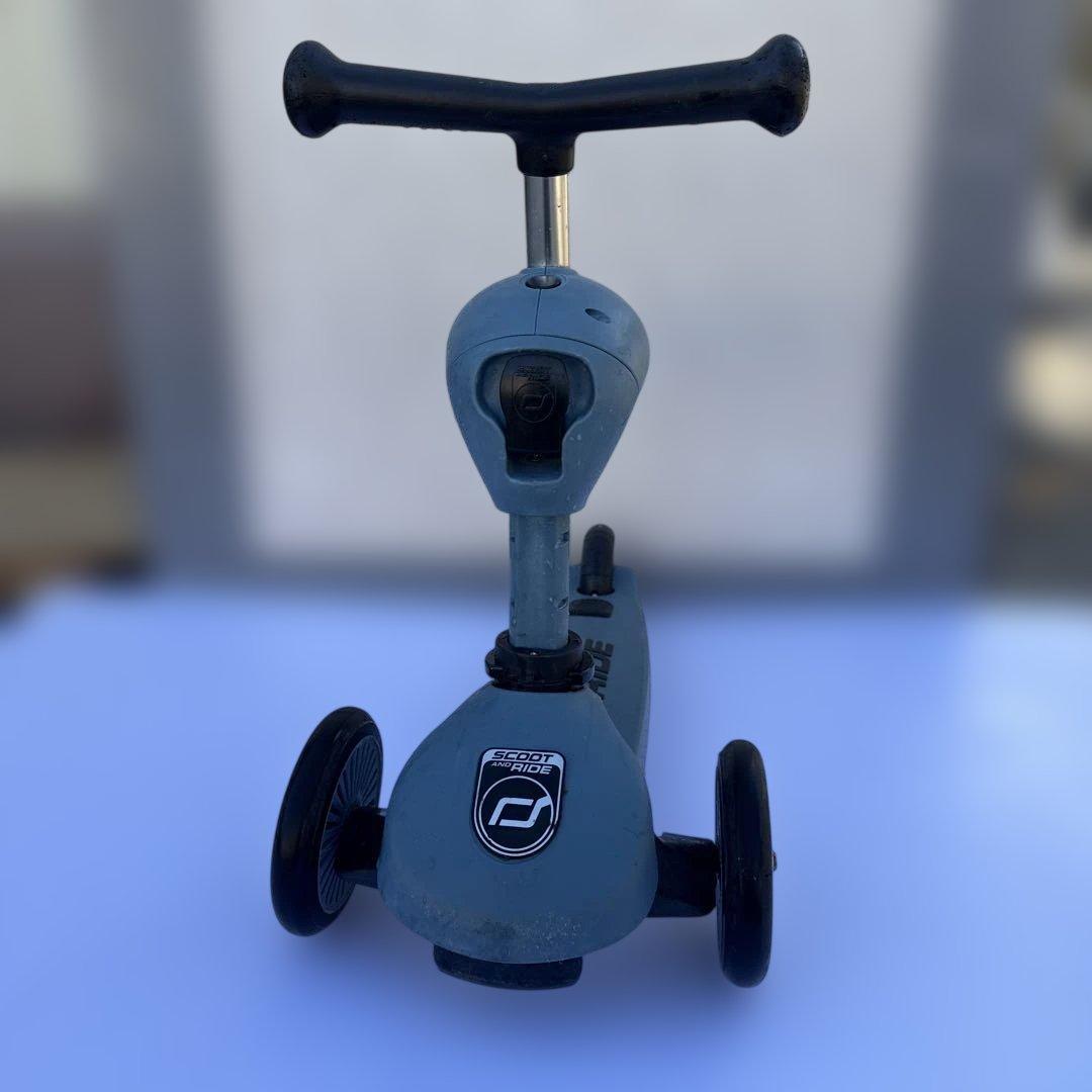 SCOOT AND RIDE 三輪車 ブルー　変形できるタイプ