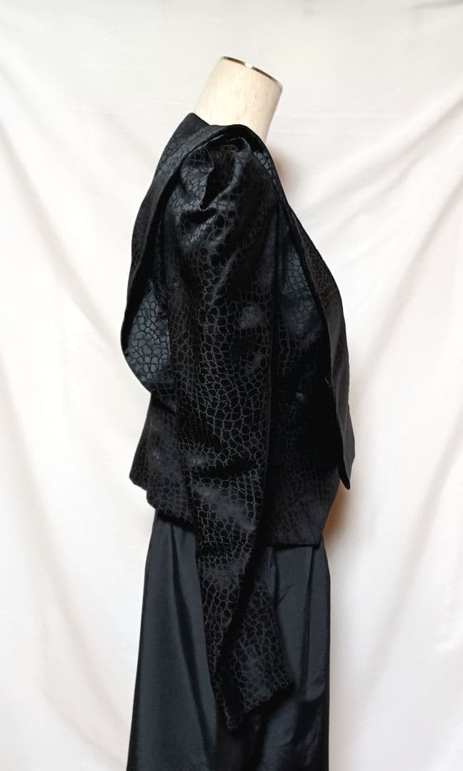 ヴィヴィアンウエストウッド　売り切り大特価！ショート丈パフスリーブジャケット