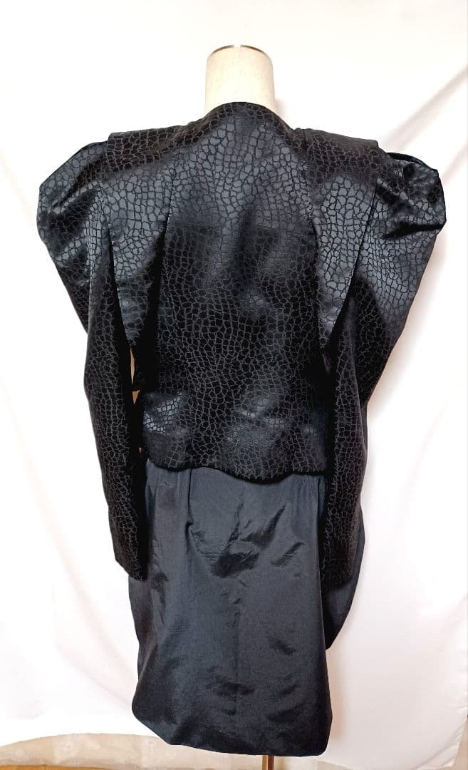 ヴィヴィアンウエストウッド　売り切り大特価！ショート丈パフスリーブジャケット