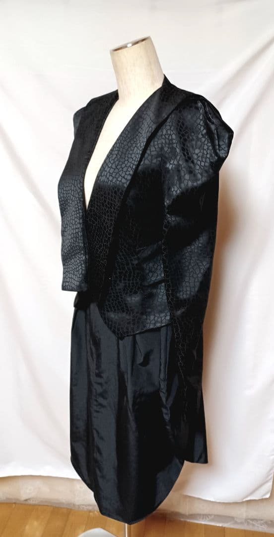 ヴィヴィアンウエストウッド　売り切り大特価！ショート丈パフスリーブジャケット