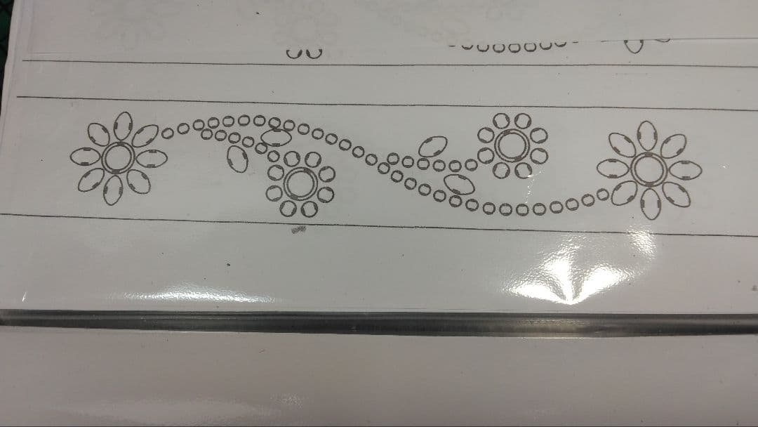 マリオ栃木レザー　ツタ＆フラワー　ソリッドブラス　ブラック　スタッズベルト