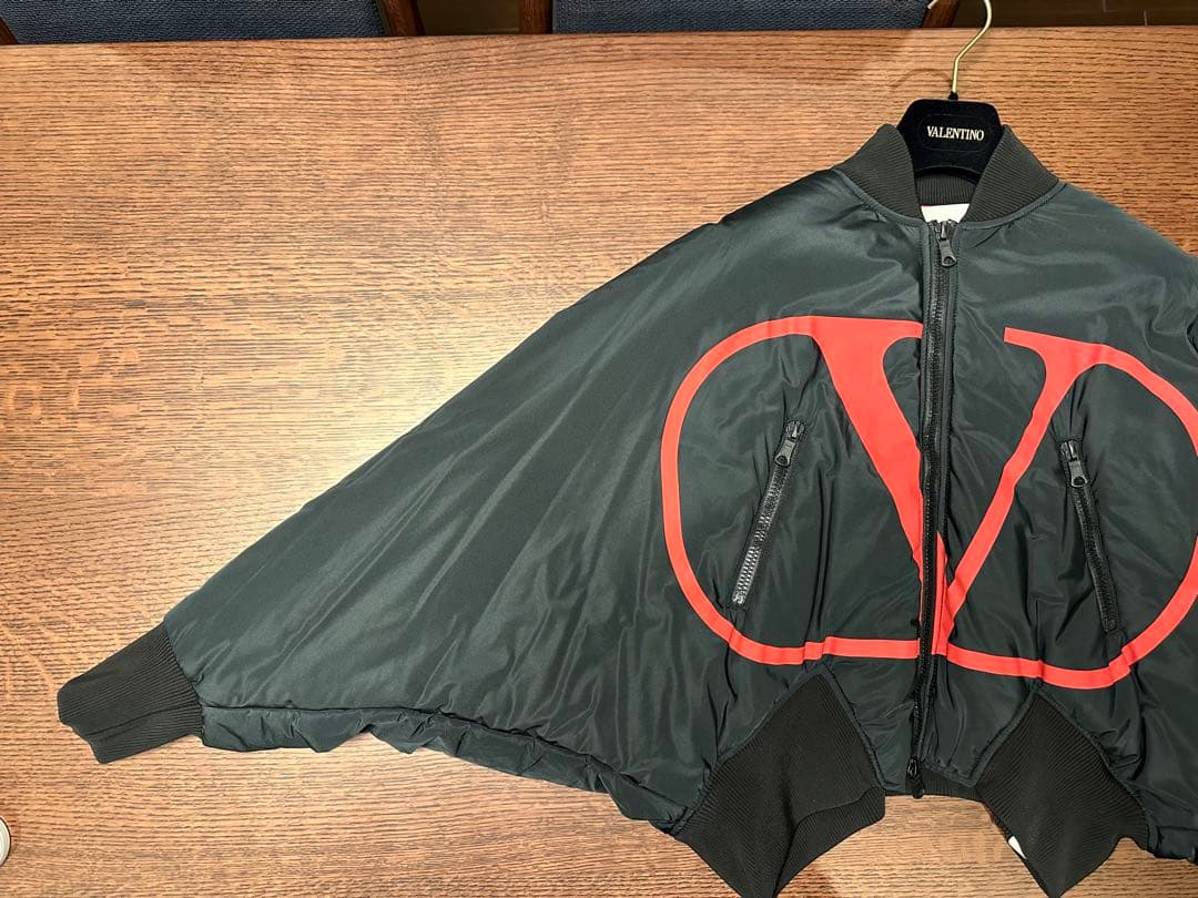 valentinoヴァレンティノ ブルゾン MA-1 Vロゴ　ボンバージャケット