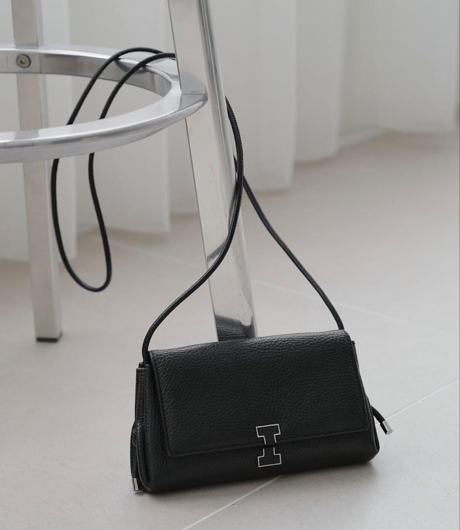 IACUCCI アバ ウォレット ショルダー CERVO ブラック