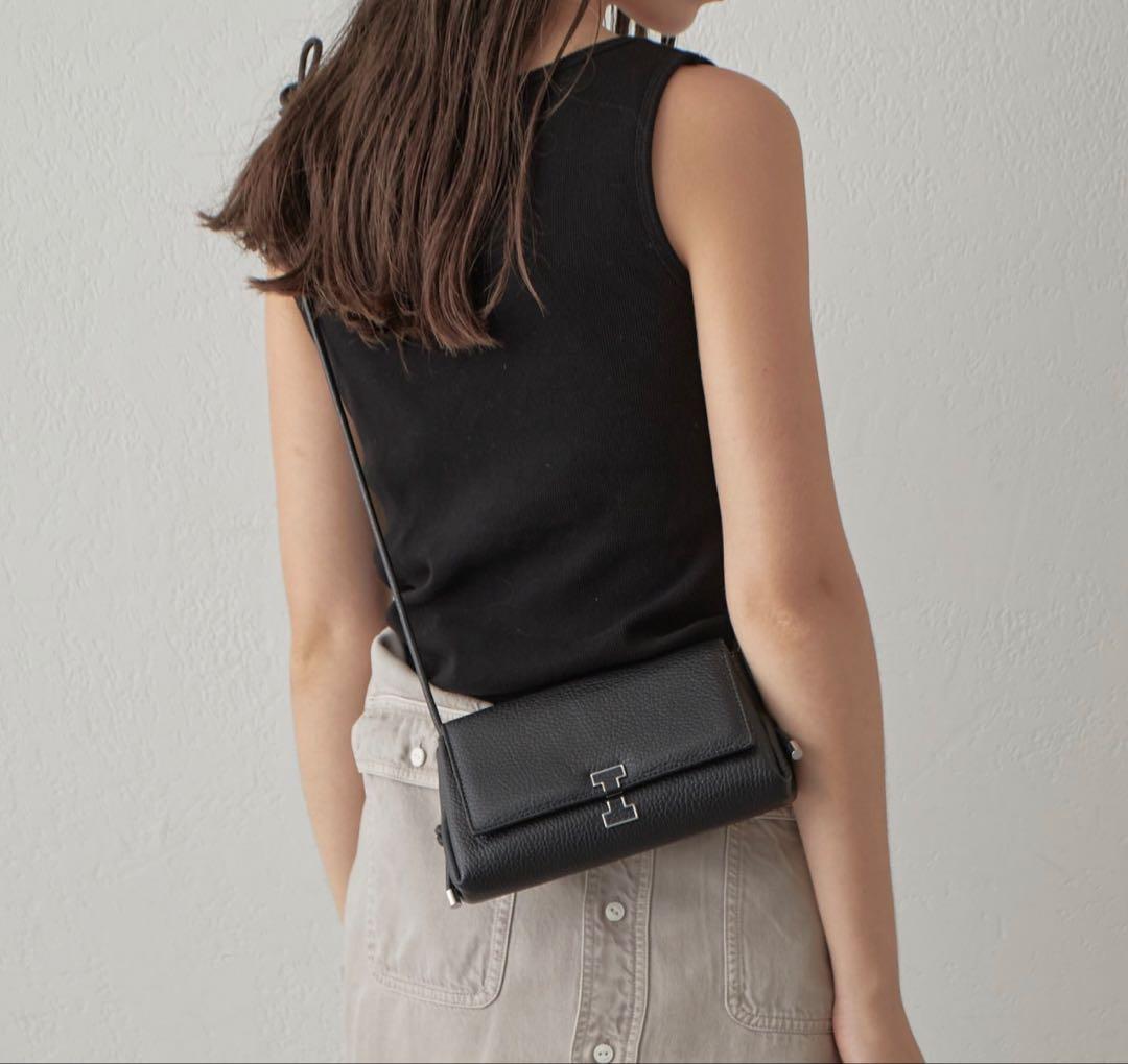 IACUCCI アバ ウォレット ショルダー CERVO ブラック