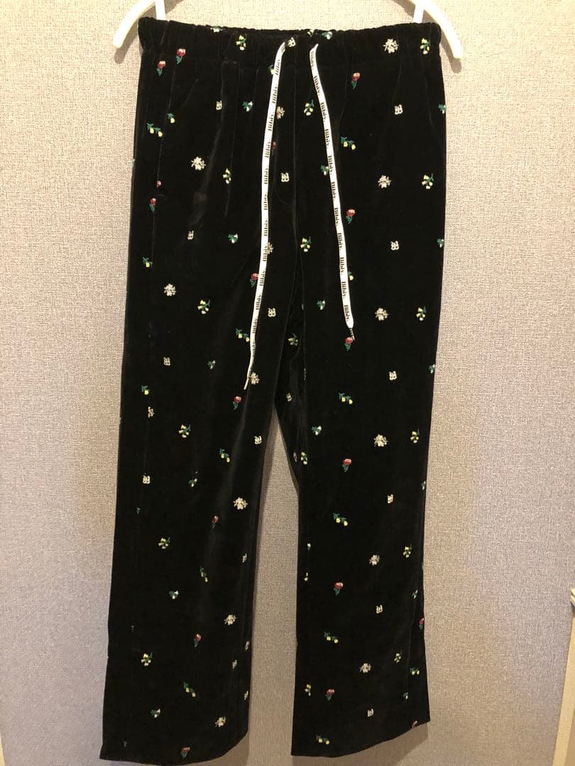 Bibiy　B.STARRY　PANTS　花柄刺繍テーパードシルエットパンツ