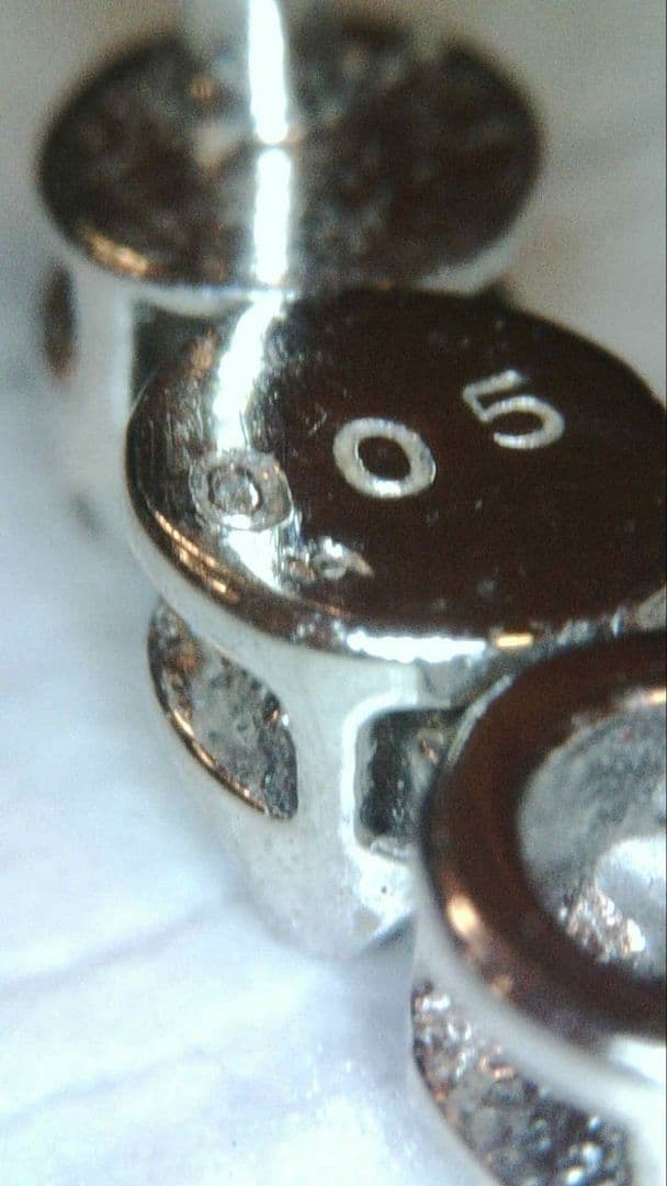 ダイヤモンド　ホワイトゴールド ピアス　新品　18金　0.1カラット