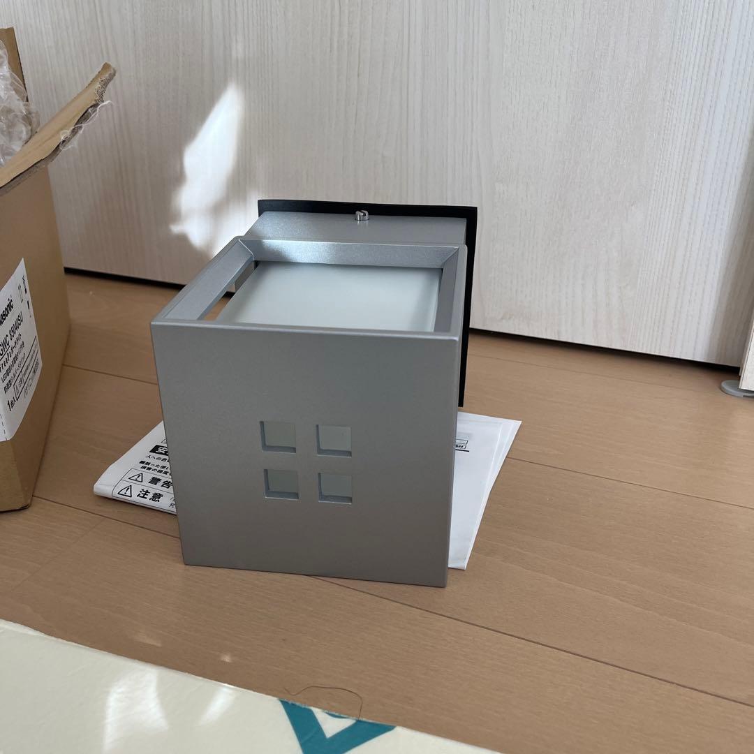 パナソニック人感センサー付きライト