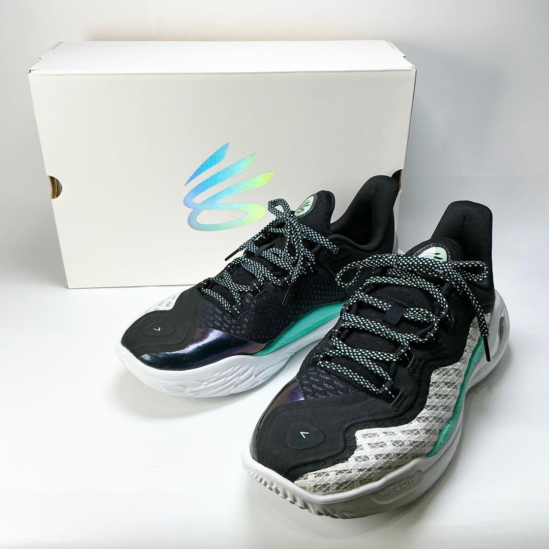 UNDER ARMOUR　バスケットボールシューズ　カリーフロー11　バッシュ