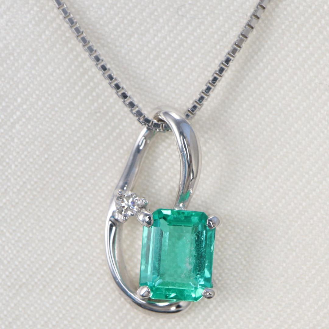 K18WGエメラルド0.38カラットダイヤモンド0.01カラットペンダントトップ