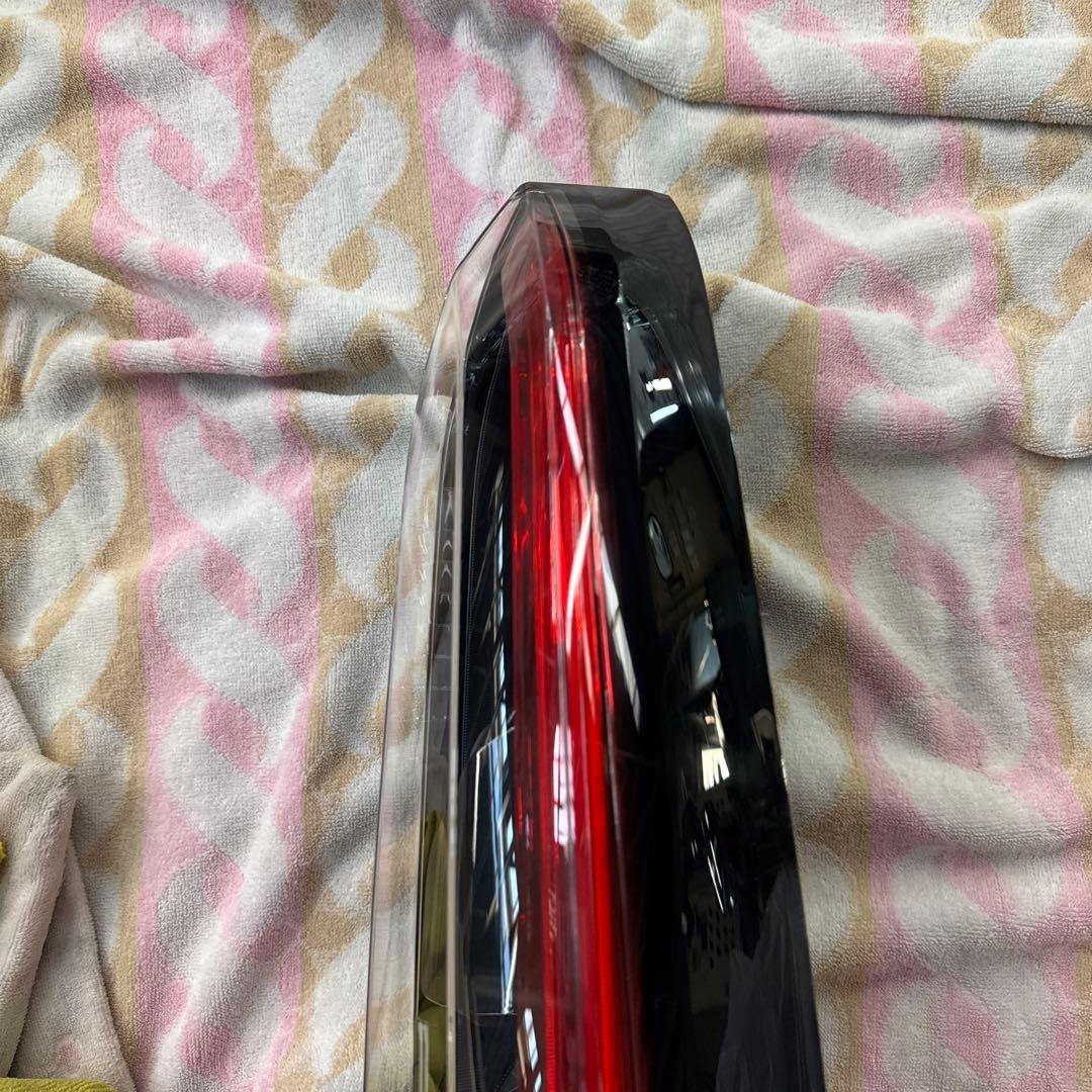 日産ルークスＢ40〜45.46など右テールランプLED 美品