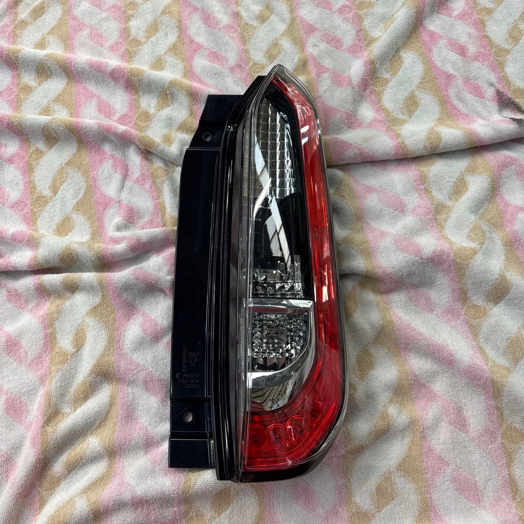 日産ルークスＢ40〜45.46など右テールランプLED 美品