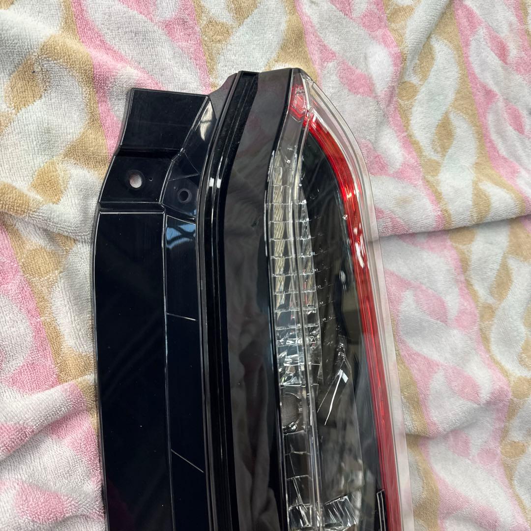 日産ルークスＢ40〜45.46など右テールランプLED 美品