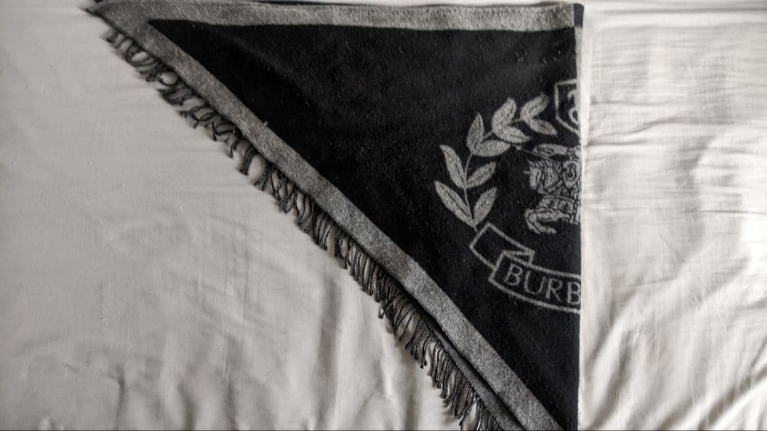 ★超希少★Burberry バーバリー 三角形マフラー 黒・グレー