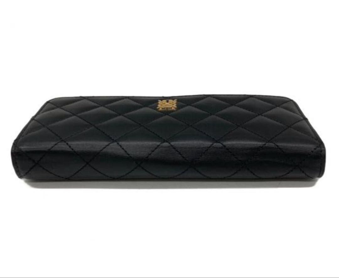 未使用品　russet キルティングレザーウォレット