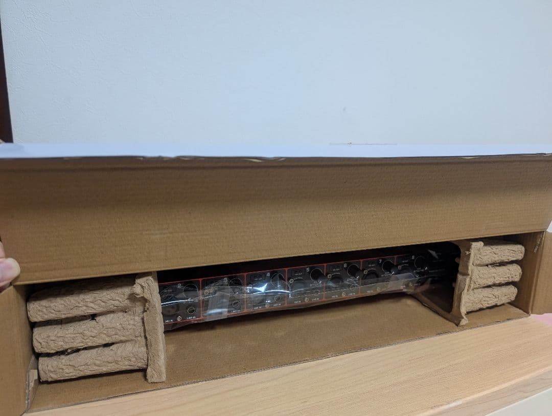 【未使用品】ULTRAGAIN DIGITAL ADA8200