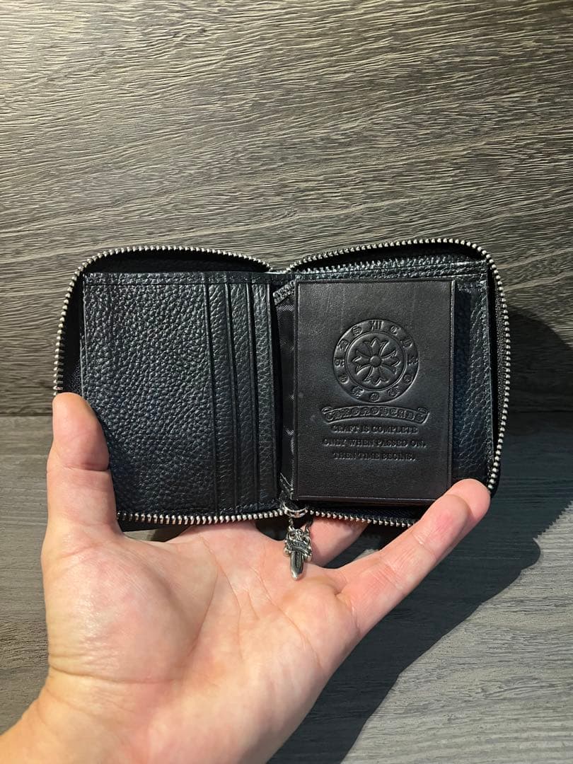 はる｜④本革二つ折り財布｜ラウンドファスナーダガー ｜純銀ロゴ