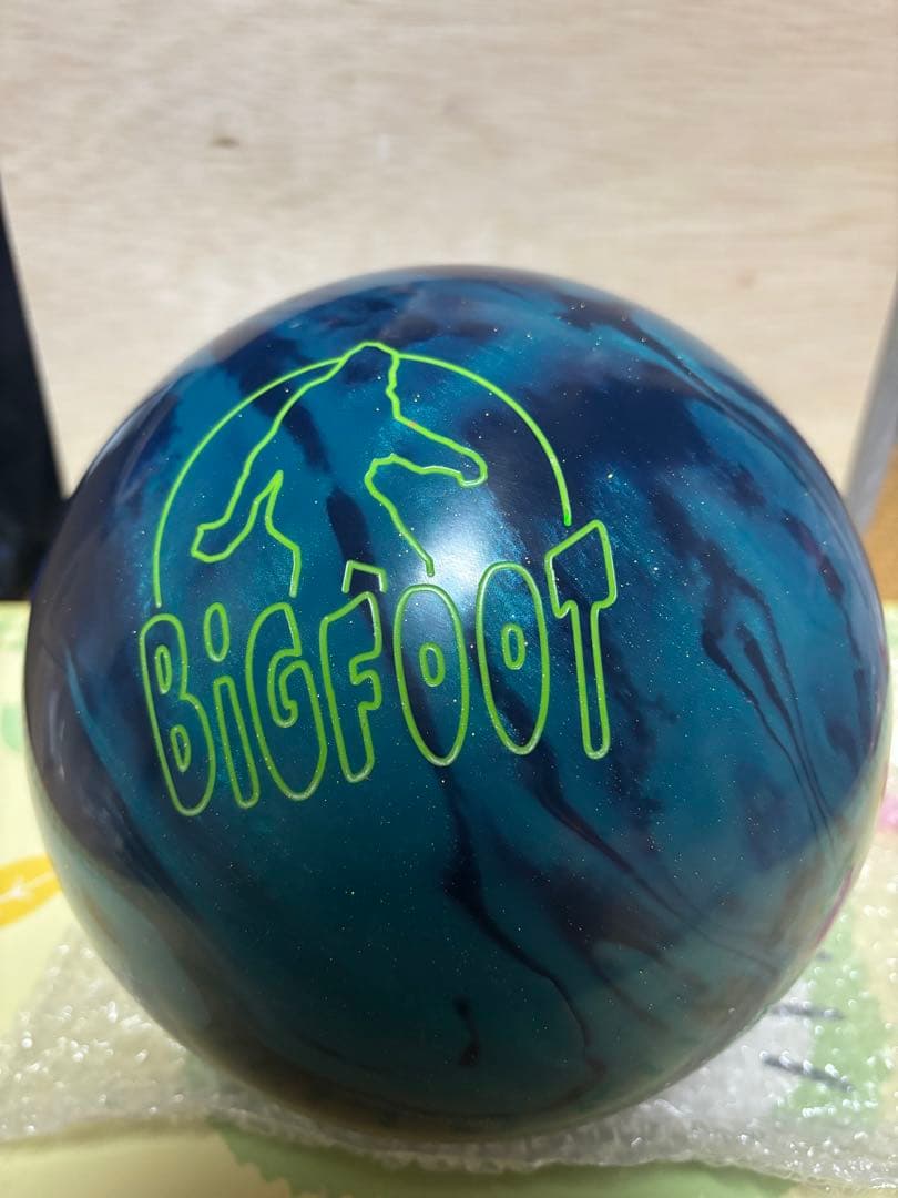 ラディカル ビックフット 新品ボウリングボール 15ポンド