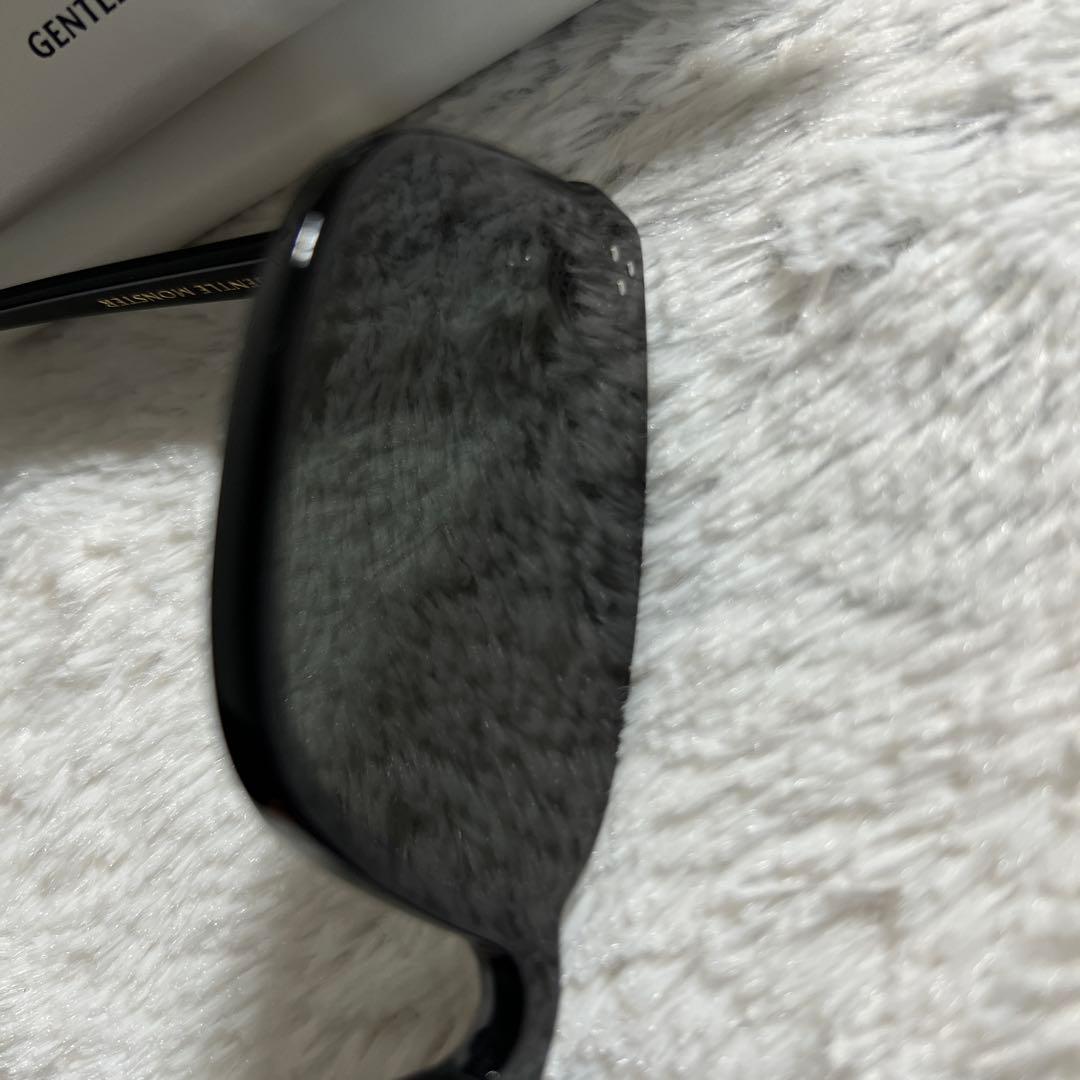 美品GENTLE MONSTER サングラス DEAR-01 ブラック