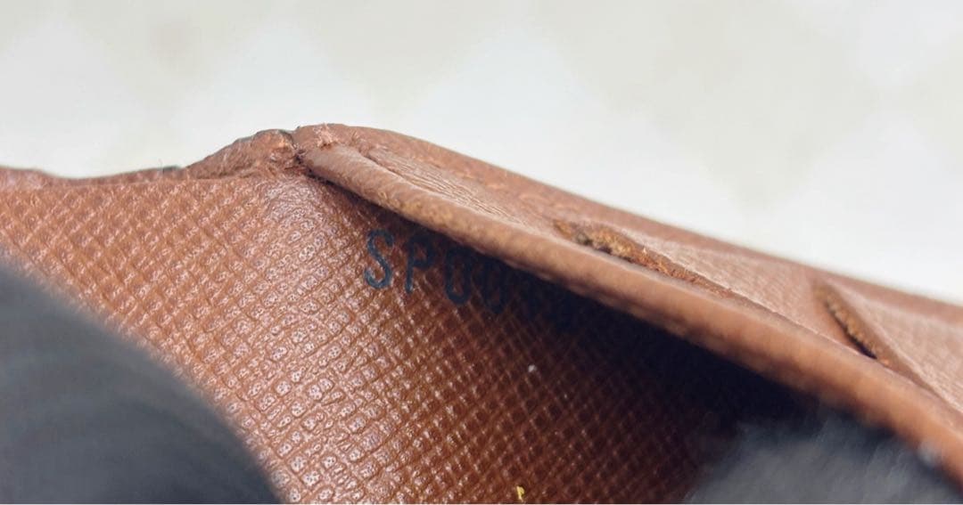 極上美品　LOUIS VUITTON ルイヴィトン　財布　三つ折り　M05