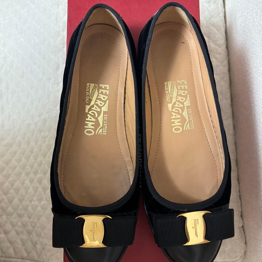 フェラガモ　フラットシューズ　23cm