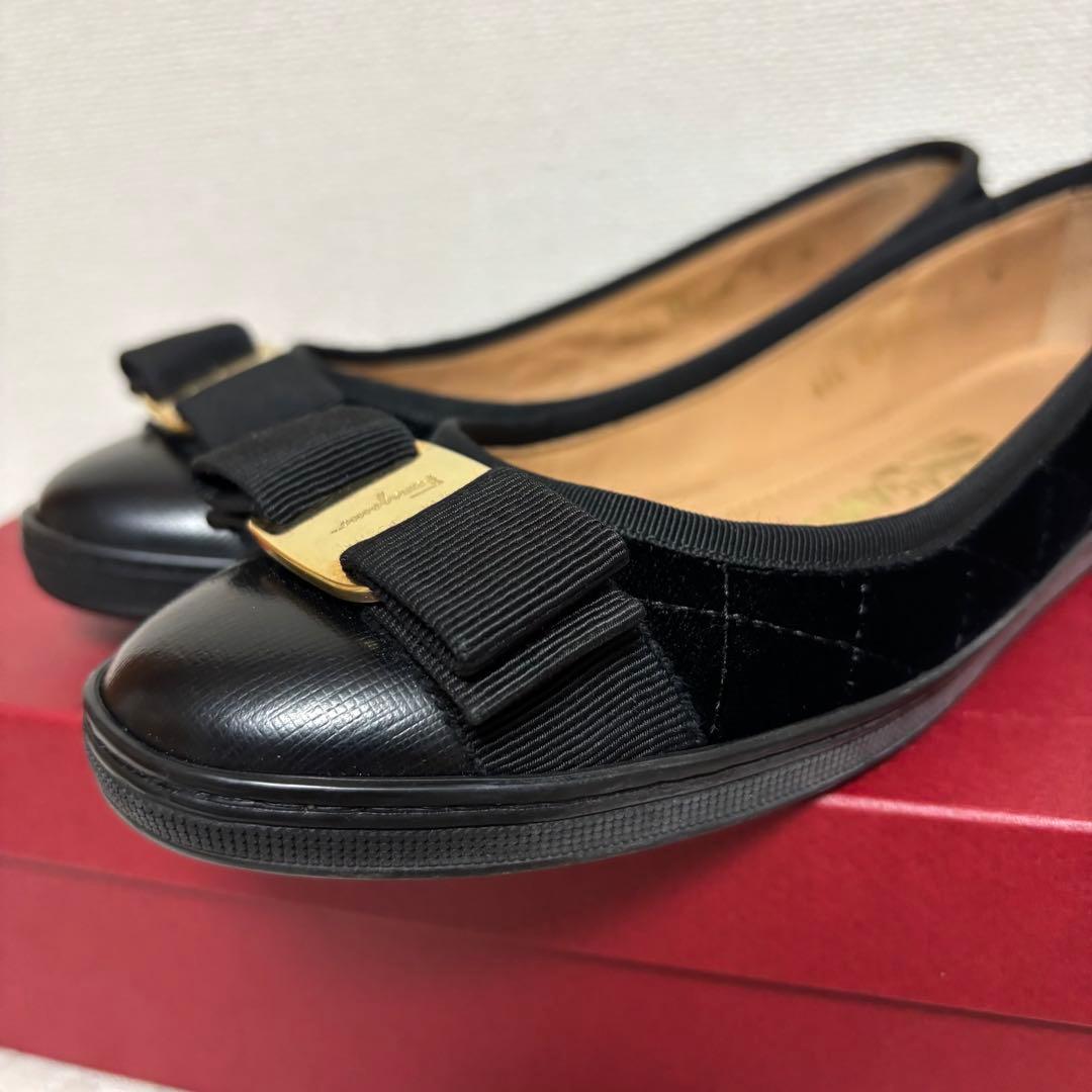フェラガモ　フラットシューズ　23cm