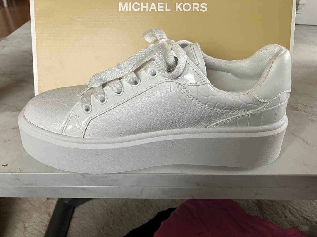MICHAEL KORS ホワイト スニーカー
