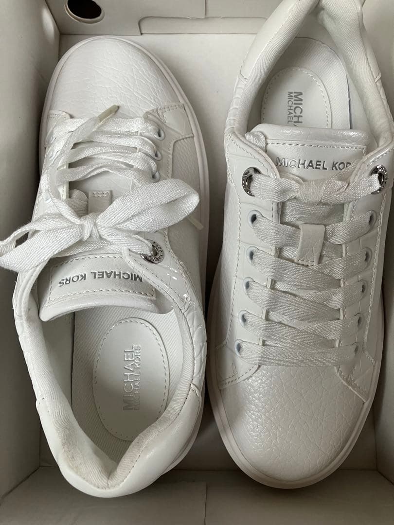 MICHAEL KORS ホワイト スニーカー