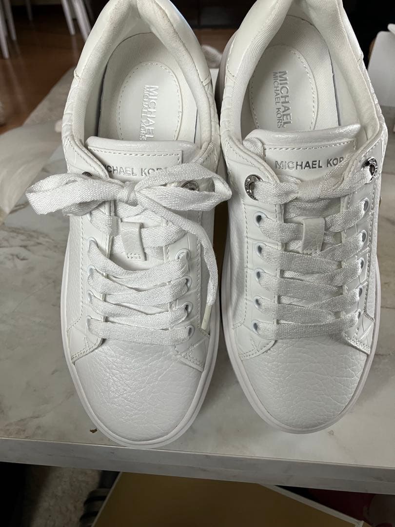 MICHAEL KORS ホワイト スニーカー