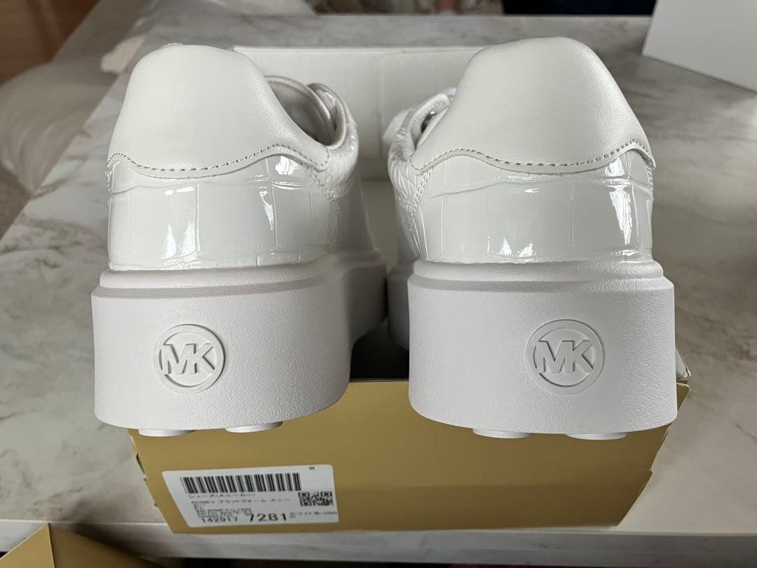 MICHAEL KORS ホワイト スニーカー