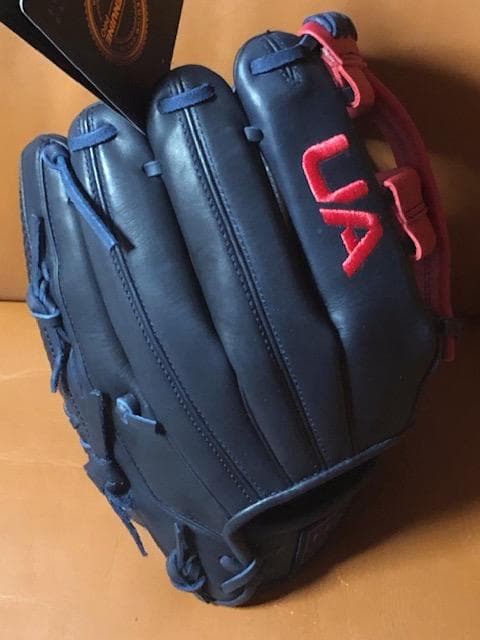 新品★最高級USA限定発売☆星条旗ロゴ☆アンダーアーマー★内野手グローブ★右投★