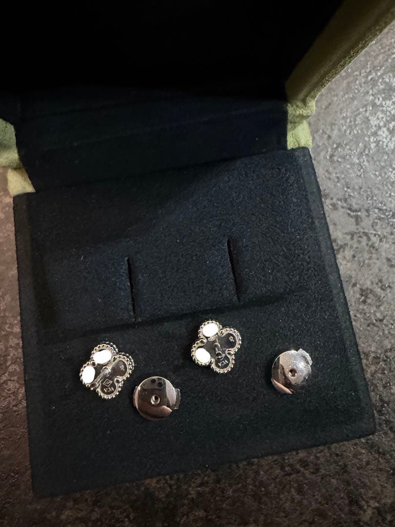 Van Cleef & Arpels ヴァンクリ スウィート アルハンブラ