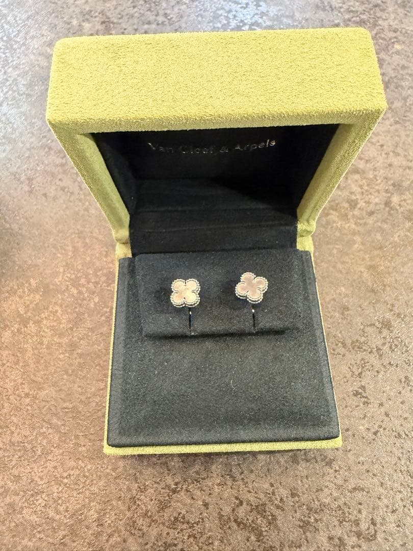 Van Cleef & Arpels ヴァンクリ スウィート アルハンブラ